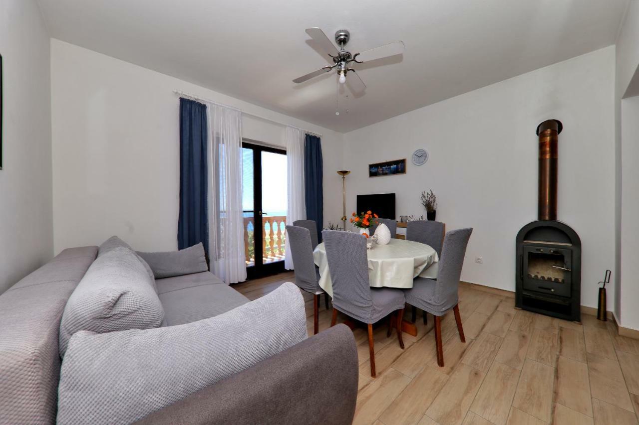 Apartments Anka รทินา ภายนอก รูปภาพ