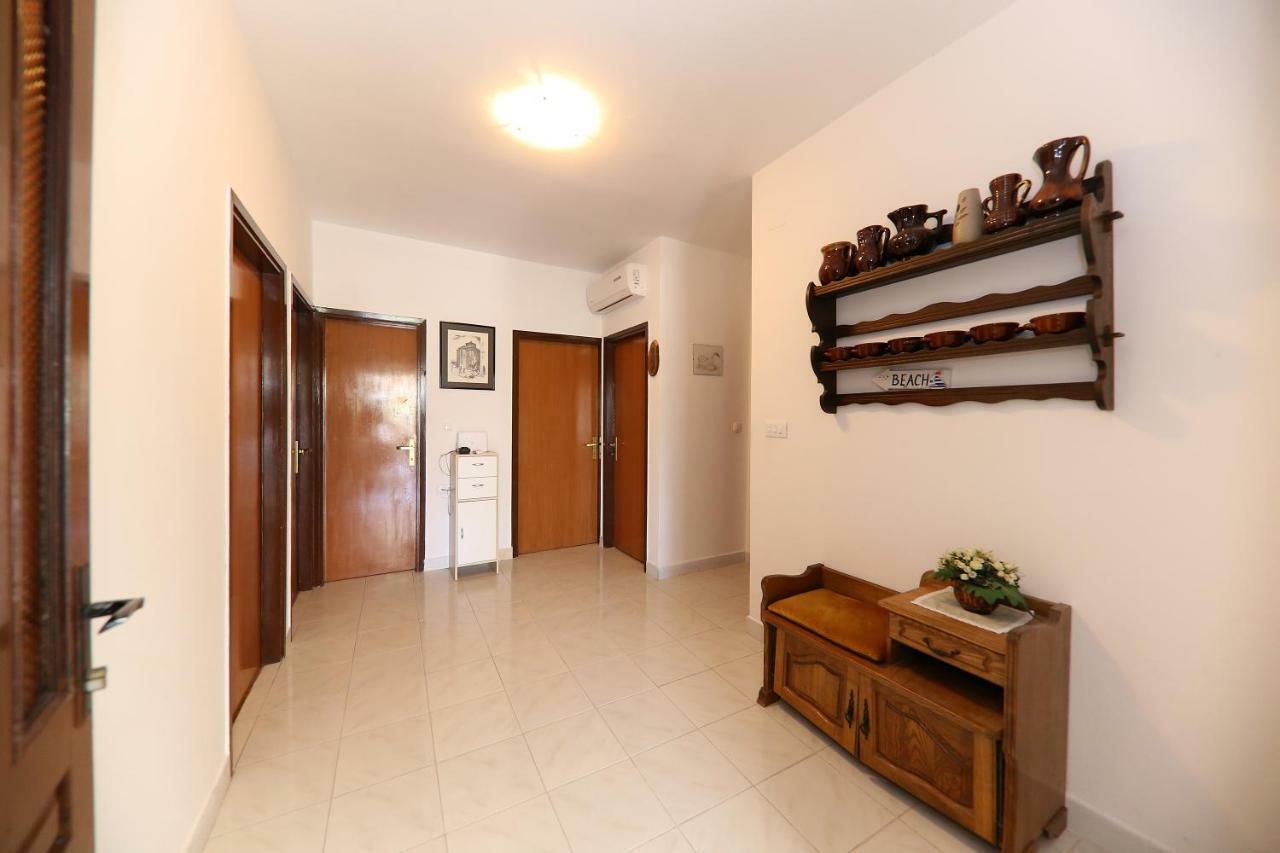 Apartments Anka รทินา ภายนอก รูปภาพ