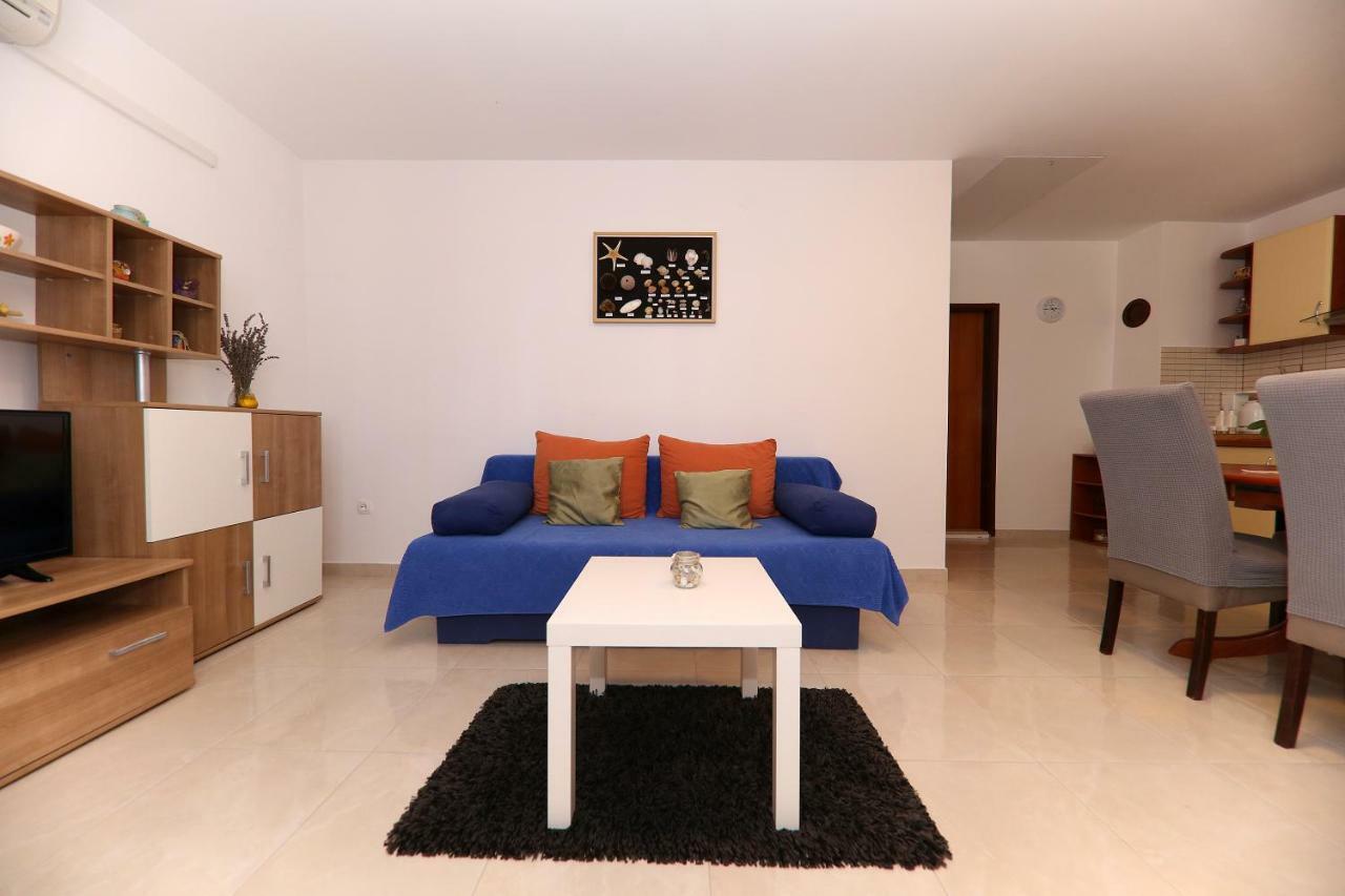 Apartments Anka รทินา ภายนอก รูปภาพ