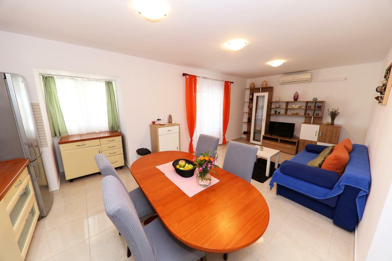 Apartments Anka รทินา ภายนอก รูปภาพ