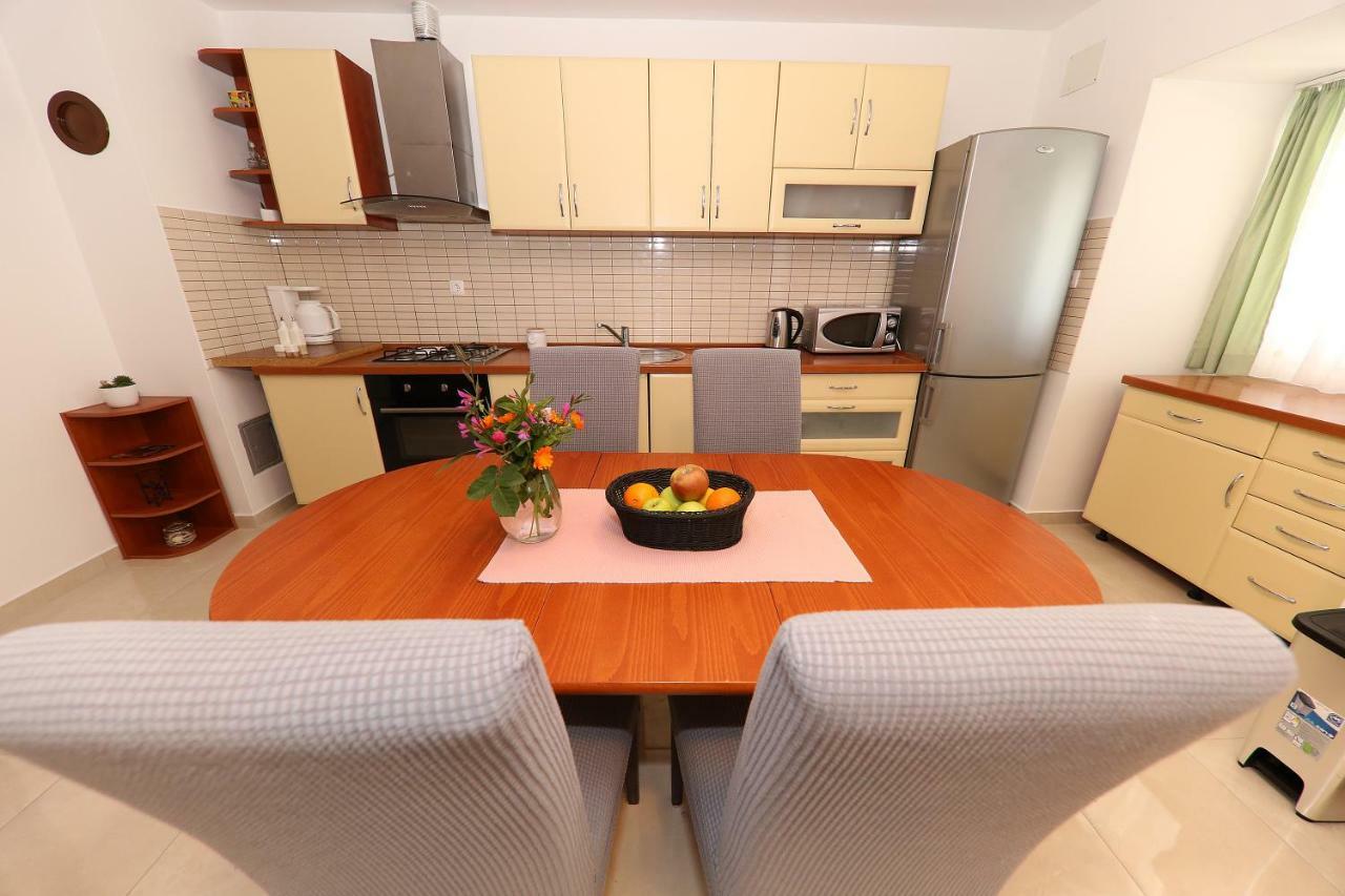 Apartments Anka รทินา ภายนอก รูปภาพ