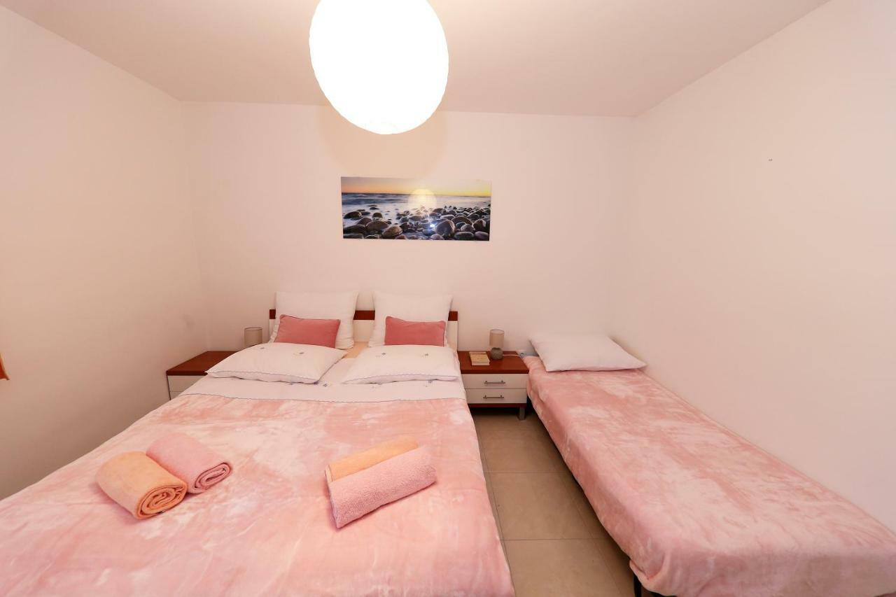 Apartments Anka รทินา ภายนอก รูปภาพ