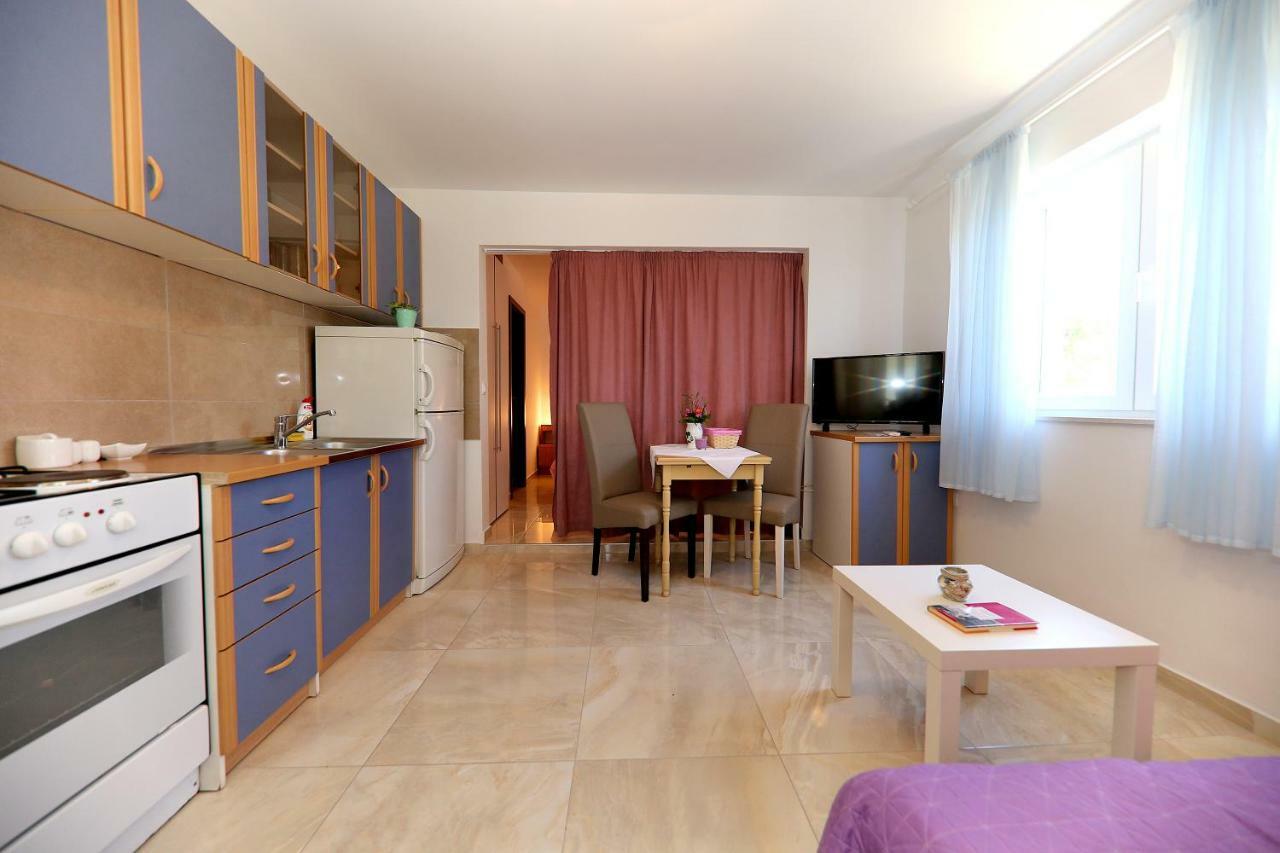 Apartments Anka รทินา ภายนอก รูปภาพ
