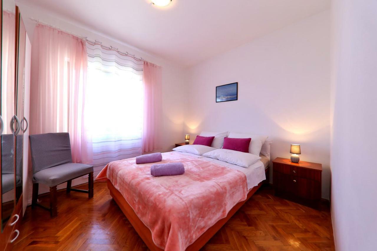 Apartments Anka รทินา ภายนอก รูปภาพ
