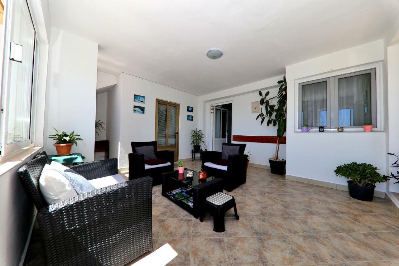 Apartments Anka รทินา ภายนอก รูปภาพ