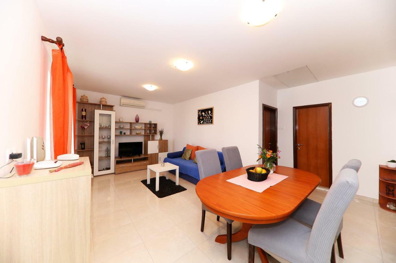 Apartments Anka รทินา ภายนอก รูปภาพ