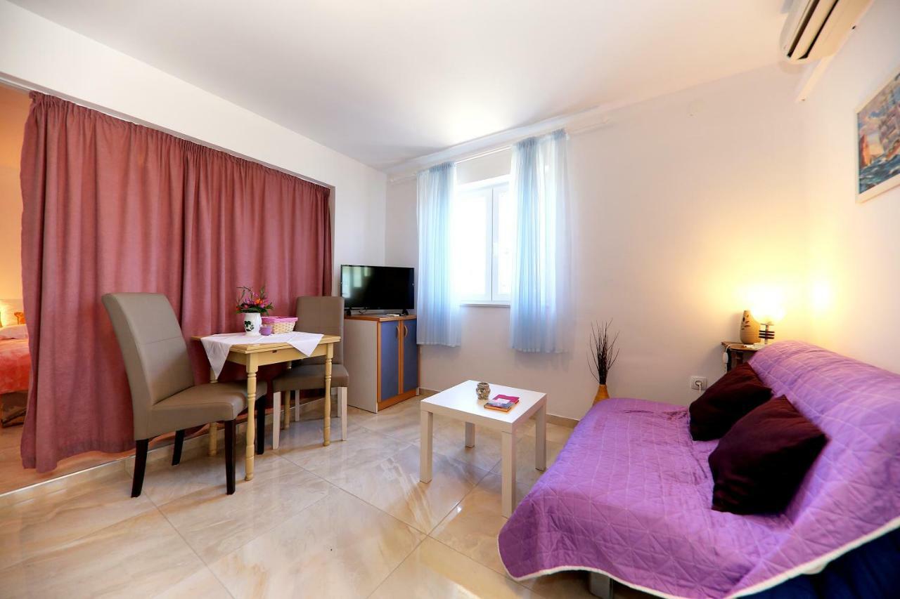 Apartments Anka รทินา ภายนอก รูปภาพ