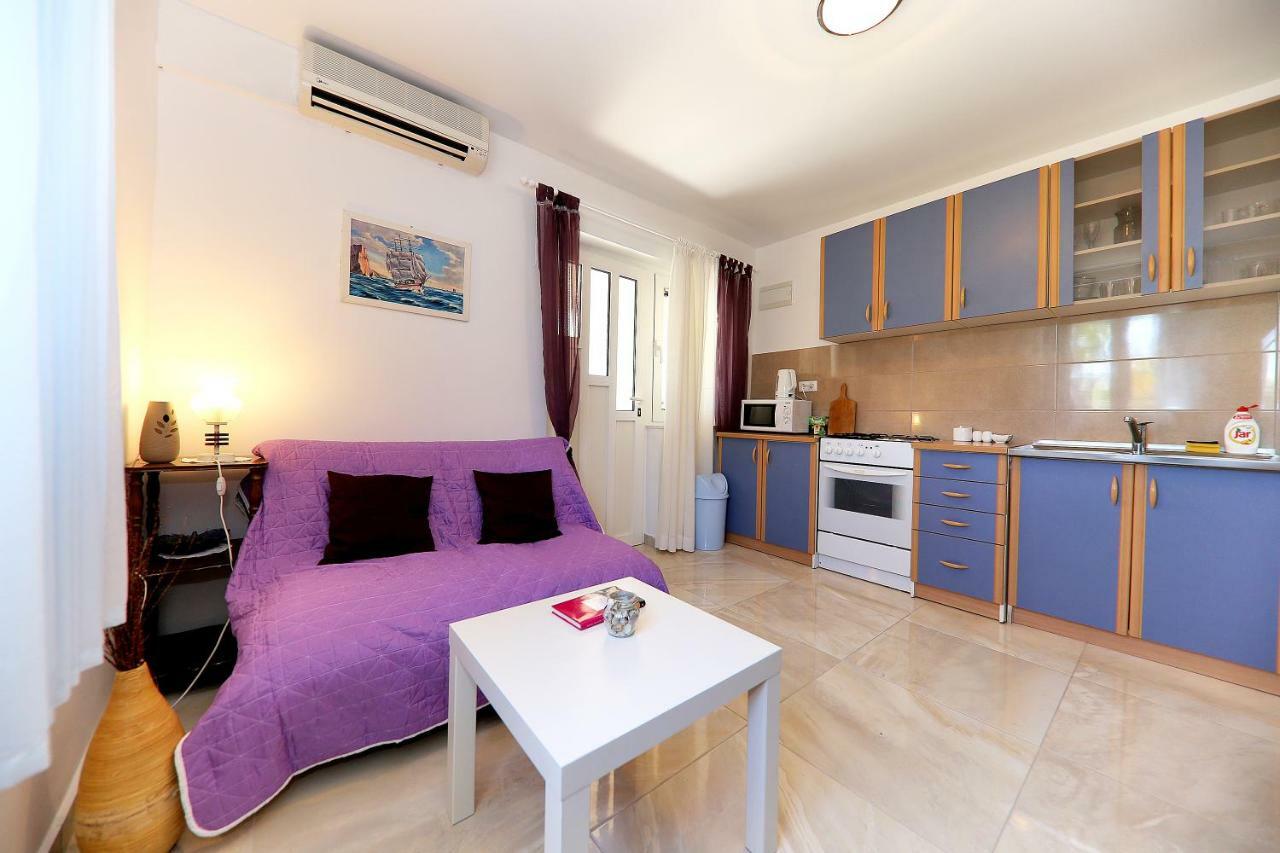 Apartments Anka รทินา ภายนอก รูปภาพ