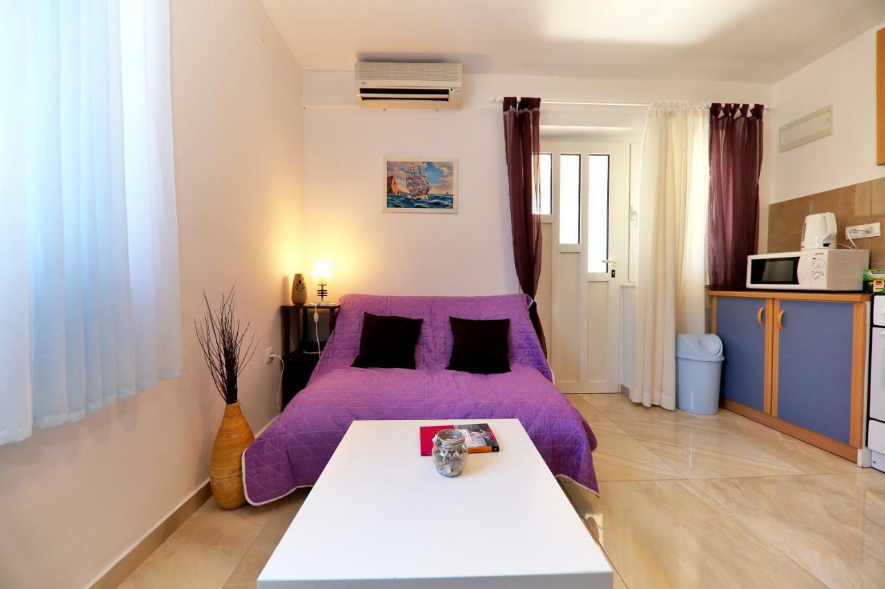 Apartments Anka รทินา ภายนอก รูปภาพ