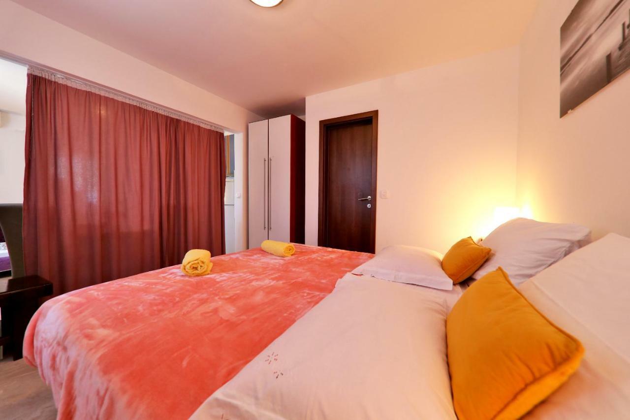 Apartments Anka รทินา ภายนอก รูปภาพ