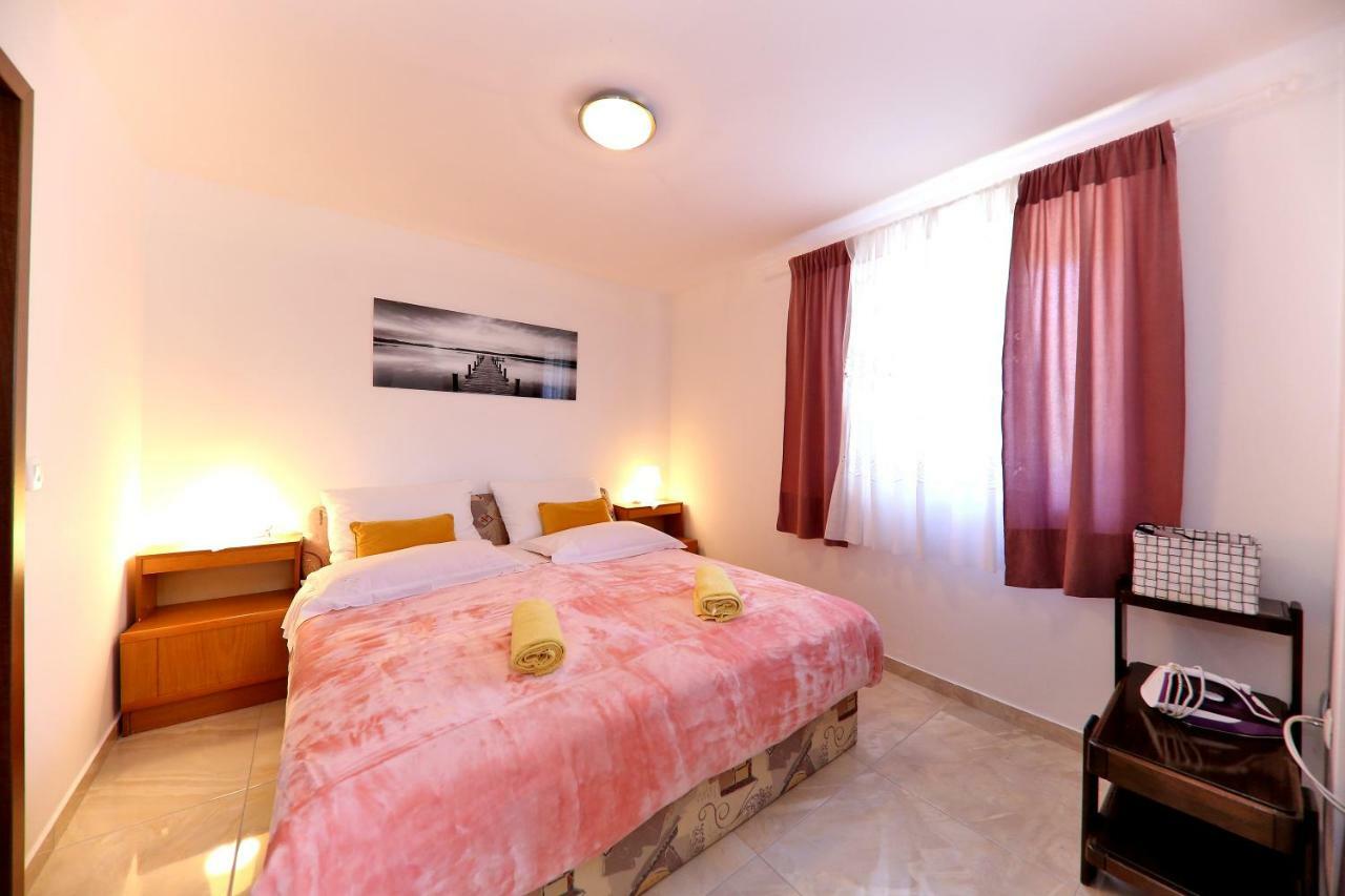 Apartments Anka รทินา ภายนอก รูปภาพ